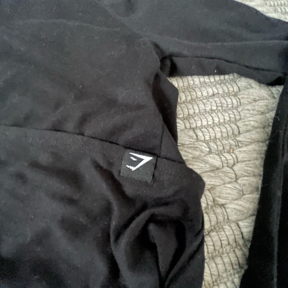 Gym shark top - Picture 3 of 4